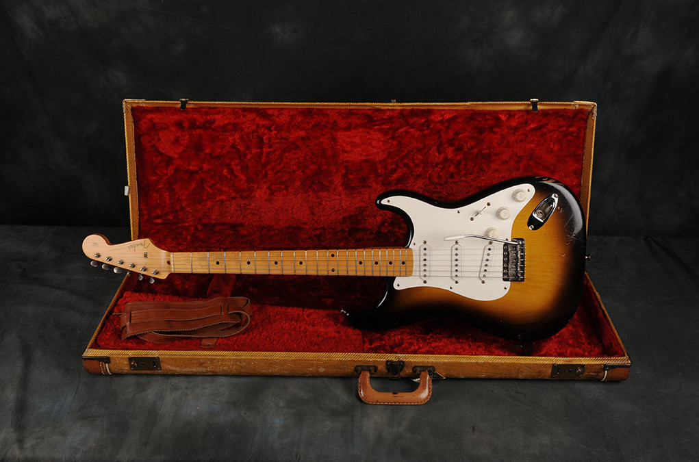 1956 Fender Stratocaster Sunburst 2 toni