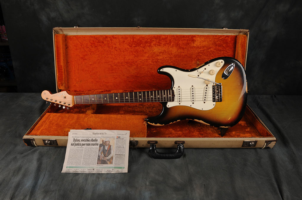 1965 Fender Stratocaster Sunburst “Bob Dylan Japan Tour 1994”