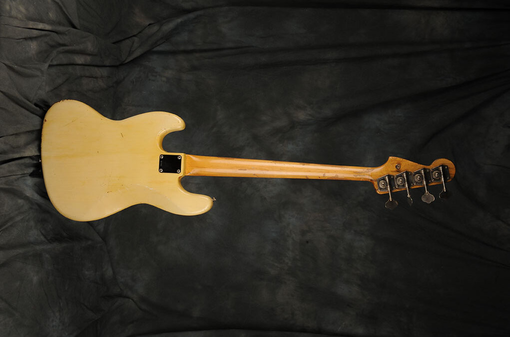 Fender Bass 1060 February (9)