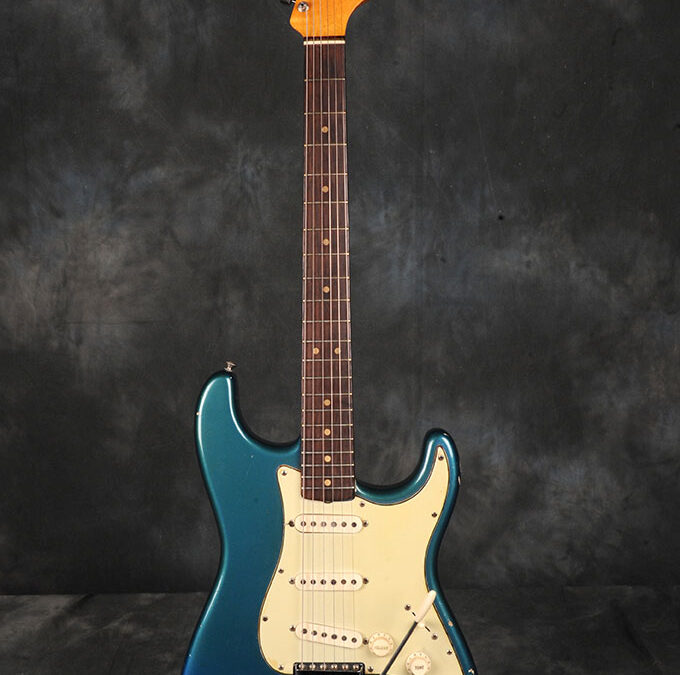 Fender Stratocaster 1964 Lake Placid Blue (1)