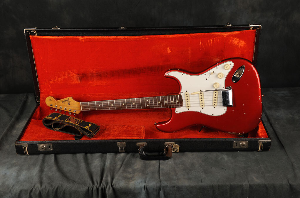 Fender Stratocaster 1965 Candy Apple Red (1)