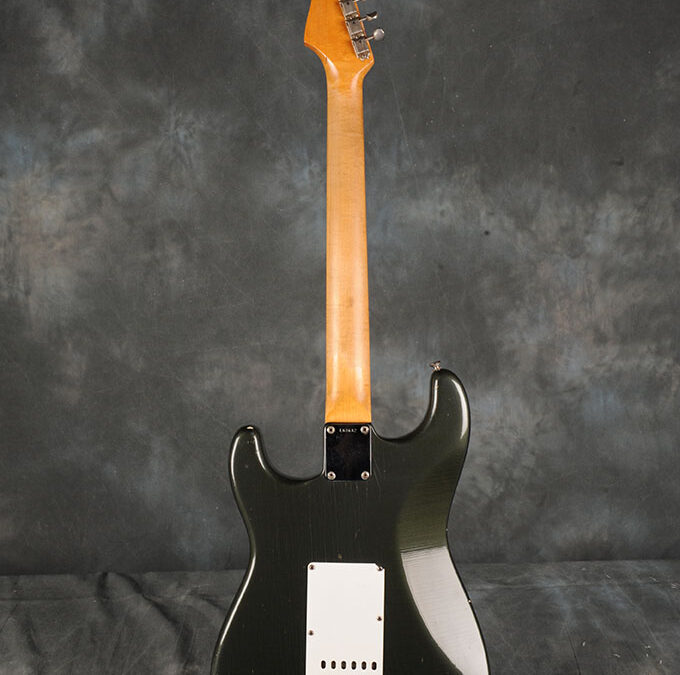 Fender Stratocaster 1965 Charcoal Frost (5)