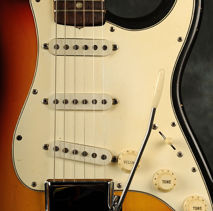 Fender Stratocaster 1966 Sunburst 2 (2)