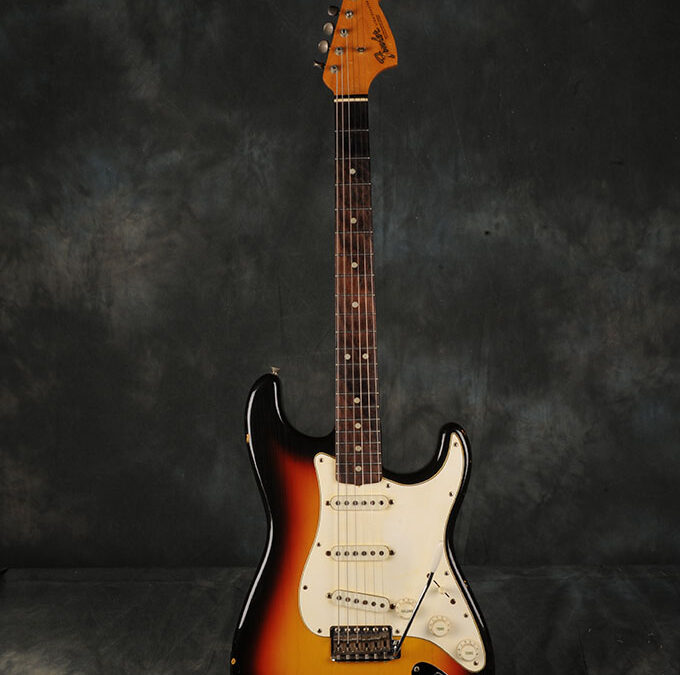 Fender Stratocaster 1966 Sunburst 5 (1)