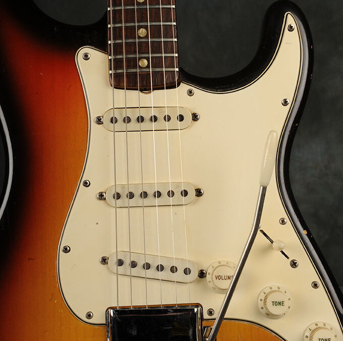 Fender Stratocaster 1966 Sunburst 7 (2)
