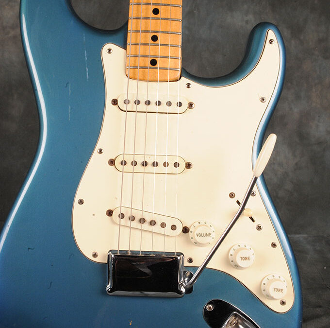 Fender Stratocaster 1972 LpB (2)