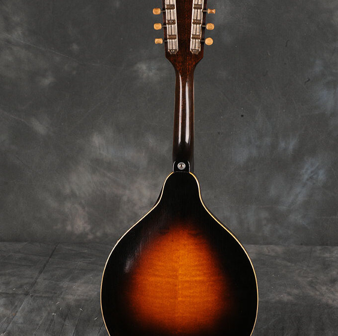 Gibson 1954 Mandolin (2)